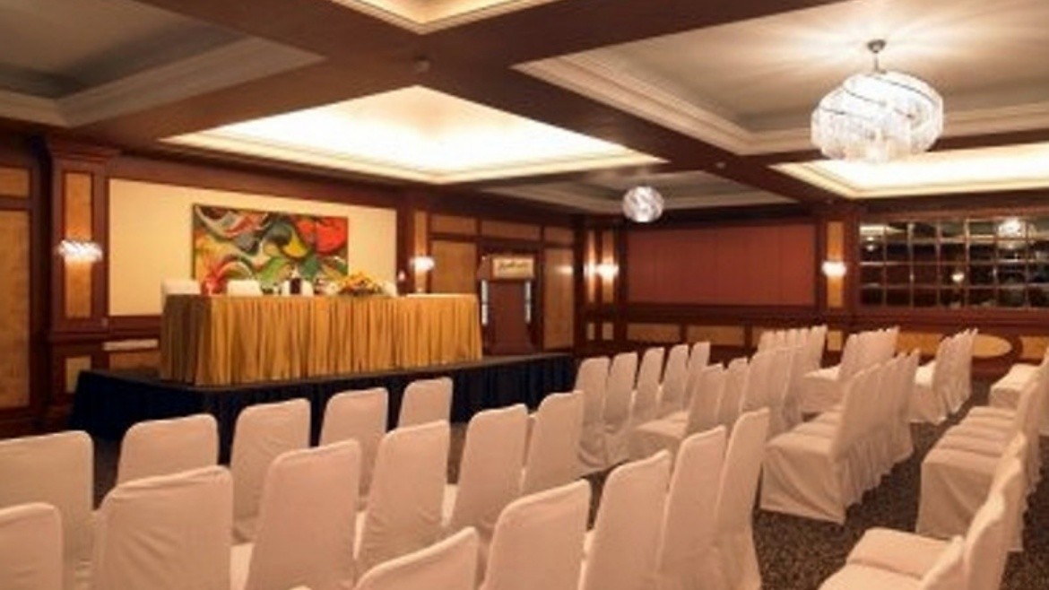 The Zuri White Sands