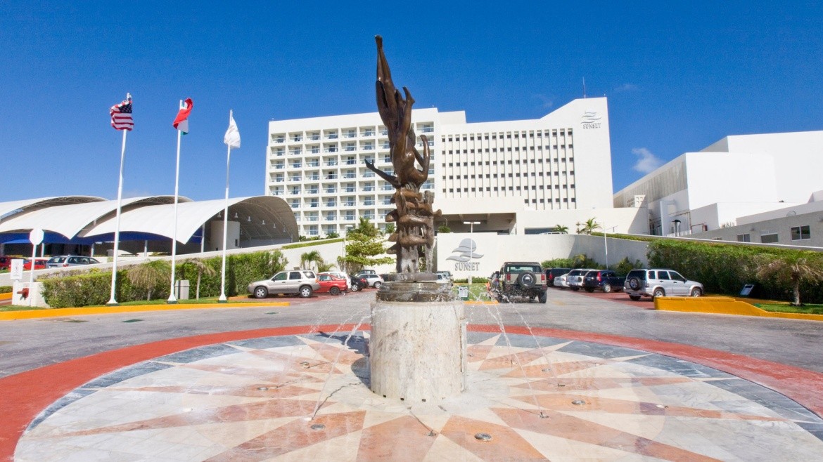 Sunset Royal Beach Resort