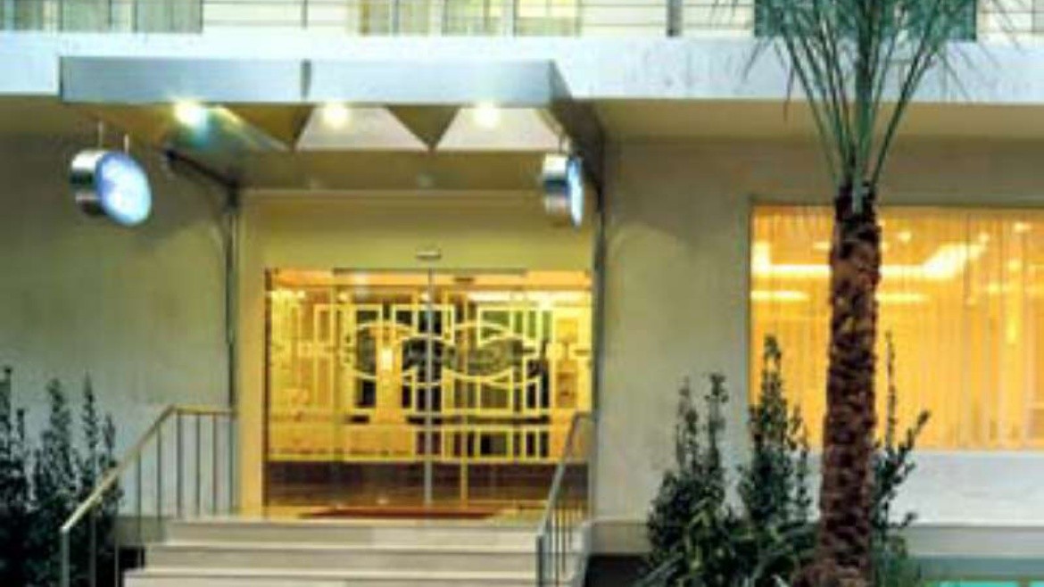 Holiday Suites