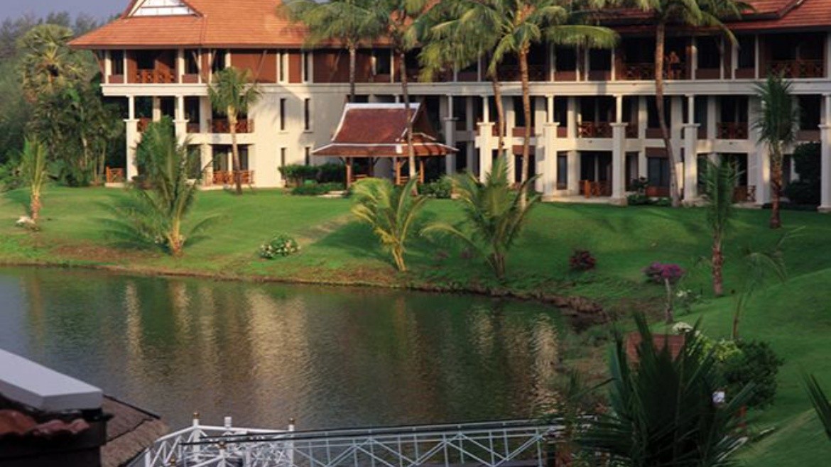 Outrigger Laguna Beach Resort