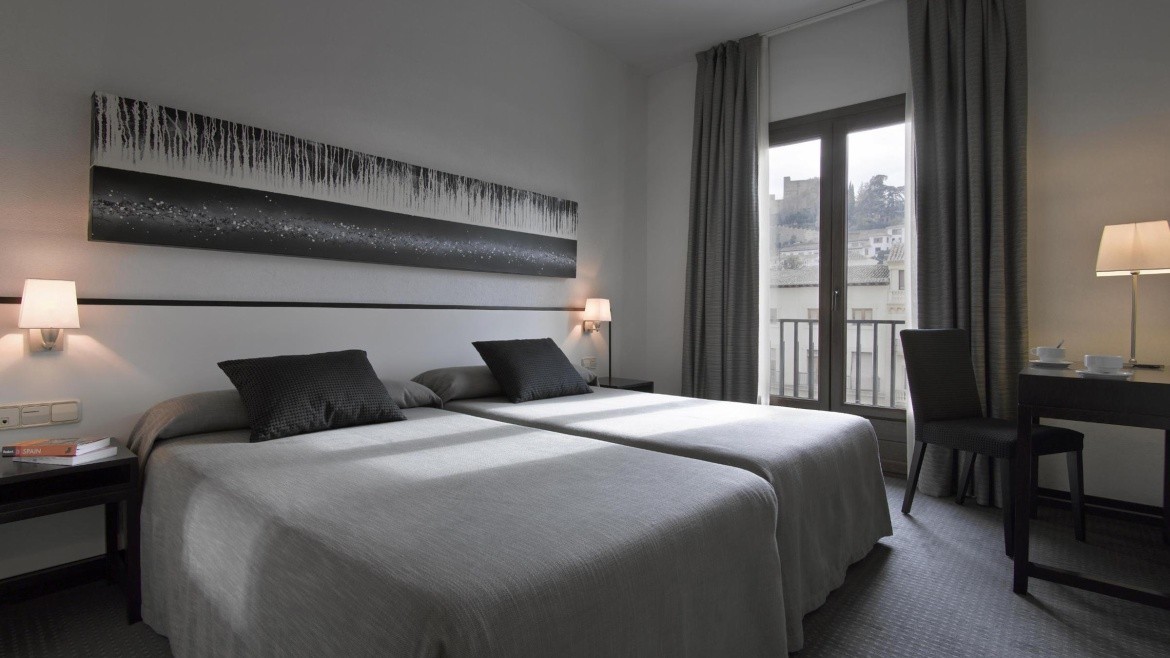 Macia Plaza (Granada)