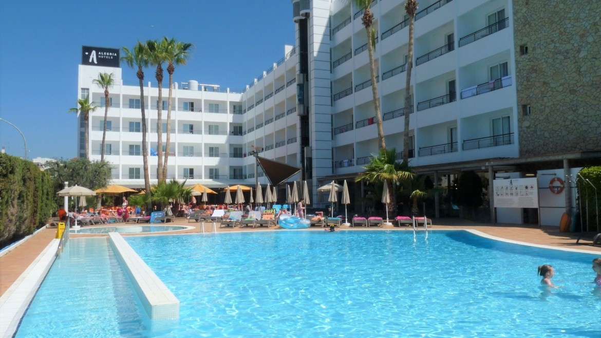 Fergus Pineda Splash