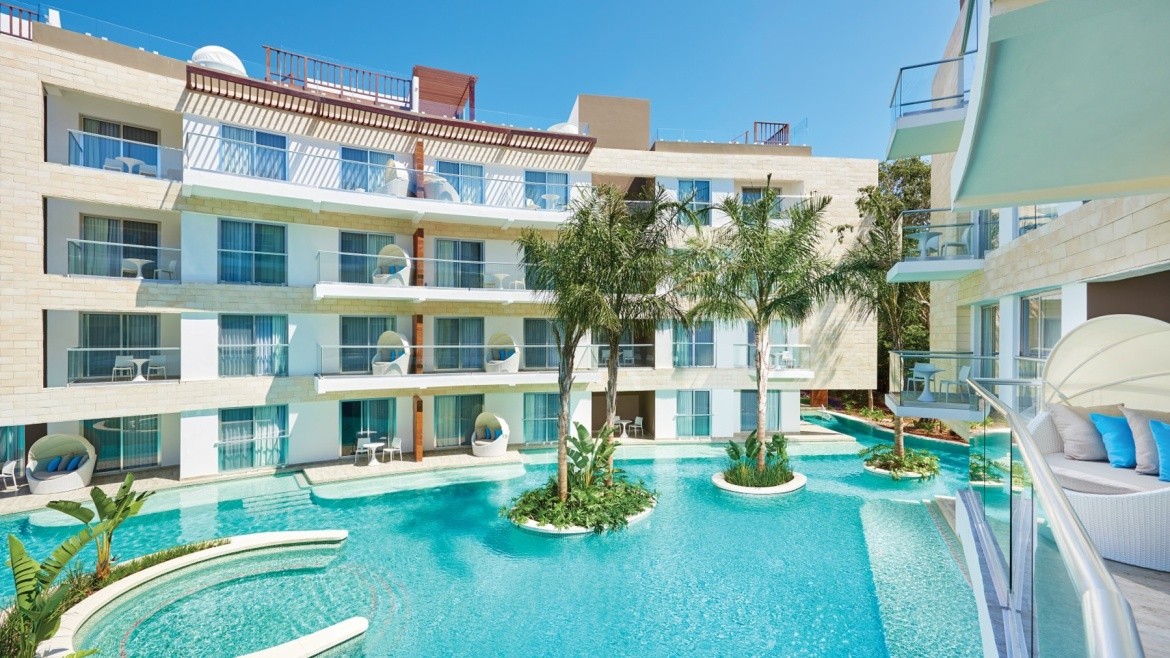 Azul Beach Resort The Fives Playa del Carmen, by Karisma