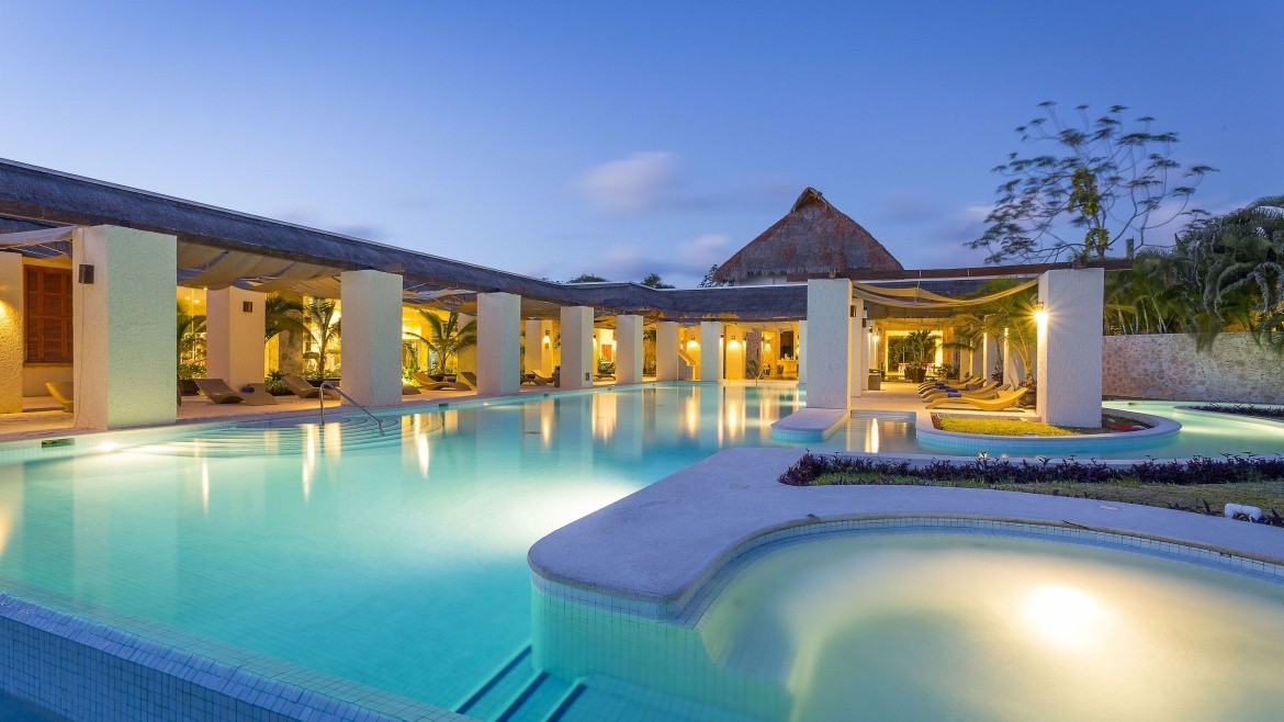 Grand Palladium White Sand Resort & Spa