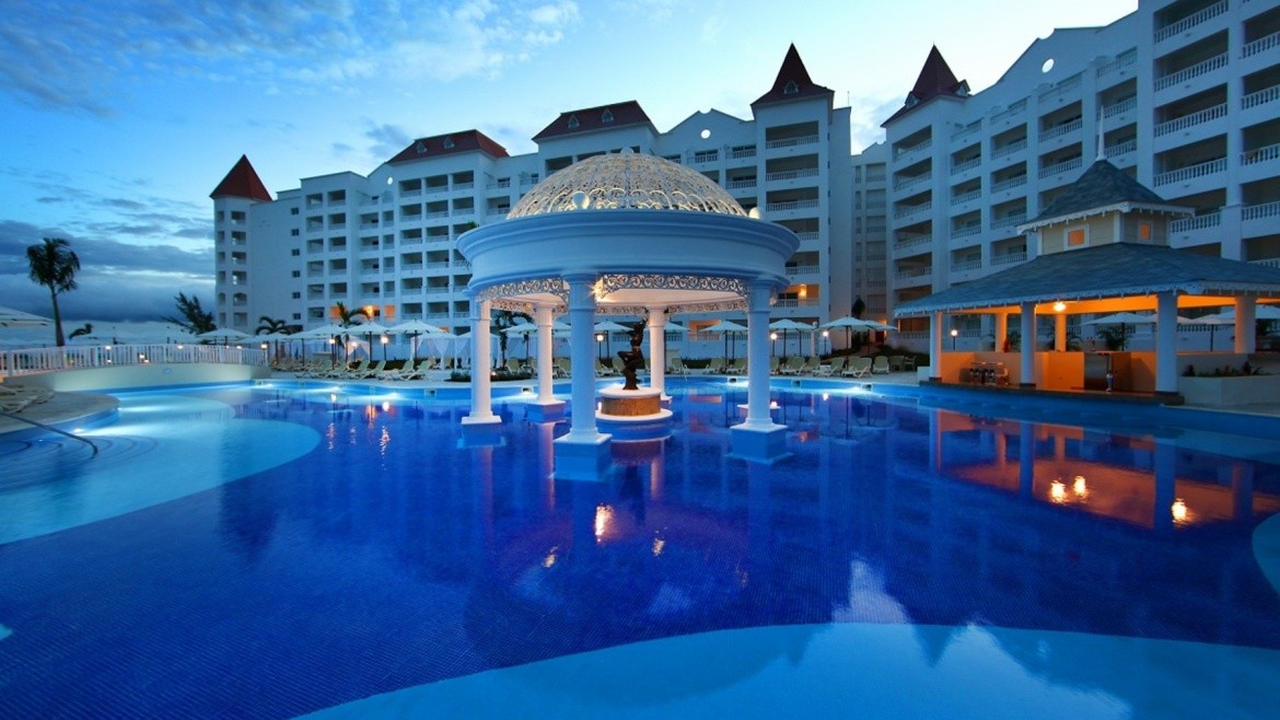 Luxury Bahia Principe Runaway Bay