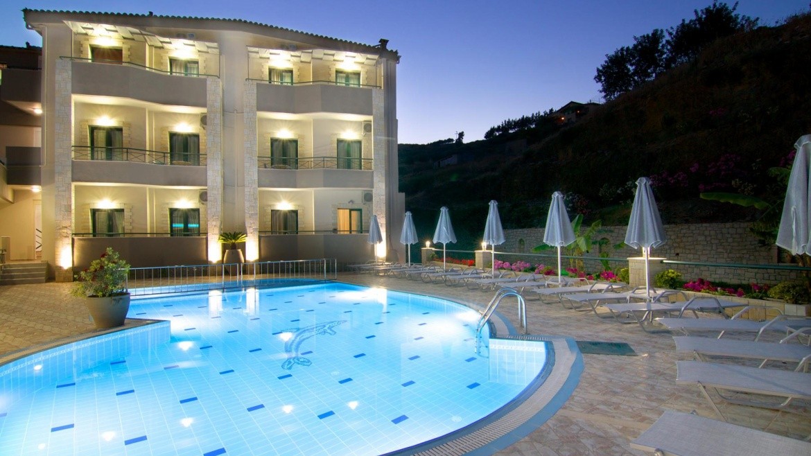 Amalia Apartments and Studios