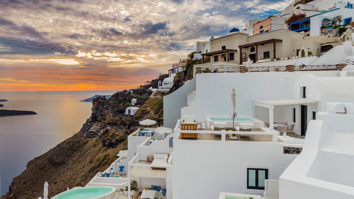Luxury Aqua Suites Santorini