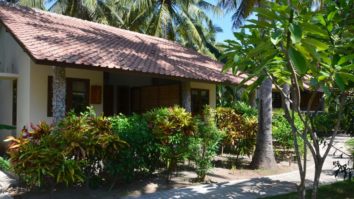 Cocotinos Sekotong Beach