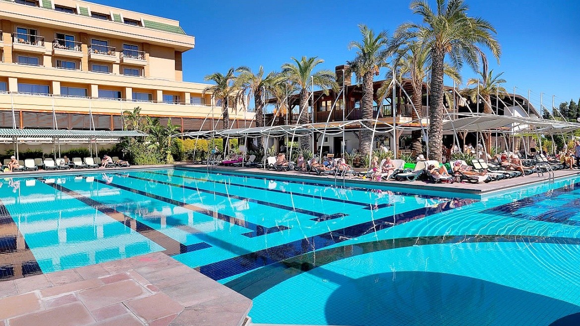 Crystal De Luxe Resort & Spa