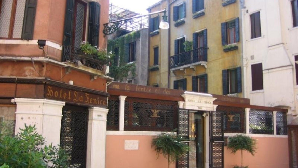 La Fenice Et Des Artistes