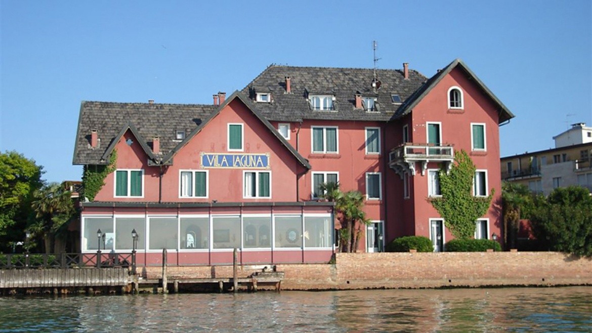 Villa Laguna