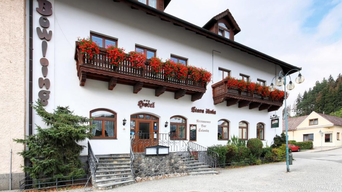 Stará škola (Sloup)