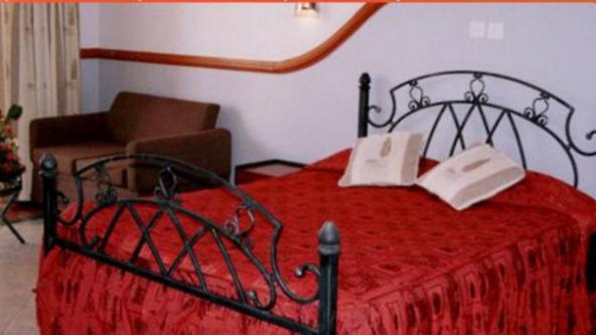 Sentrim Castle Royal