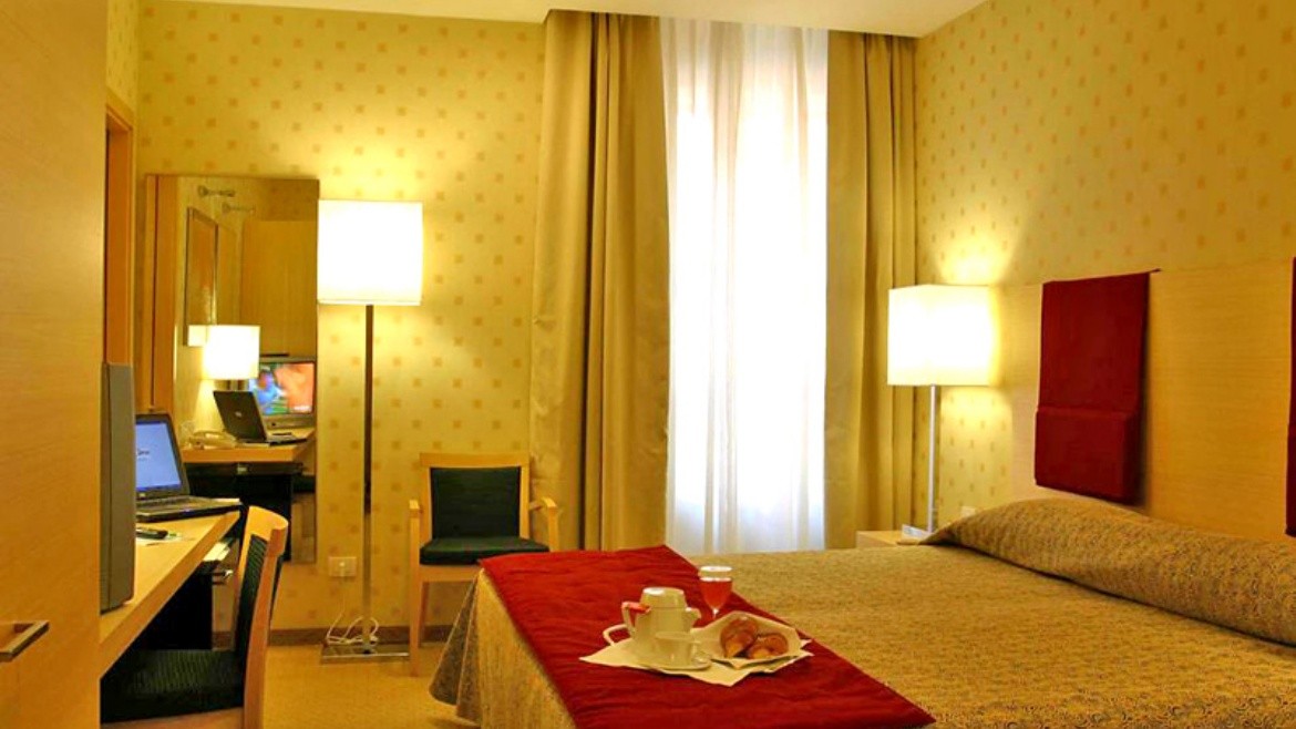 Holiday Inn Milan Garibaldi Station