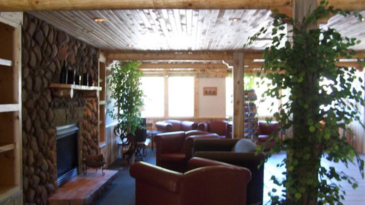 River Canyon Lodge