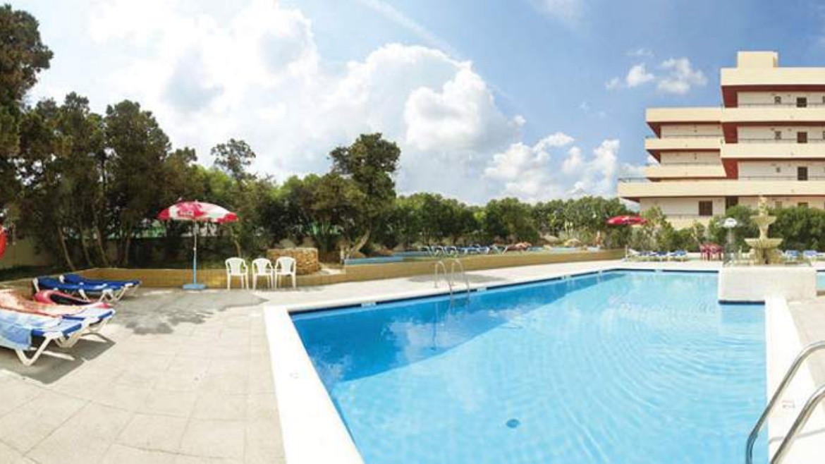Apartamentos San Antonio Beach
