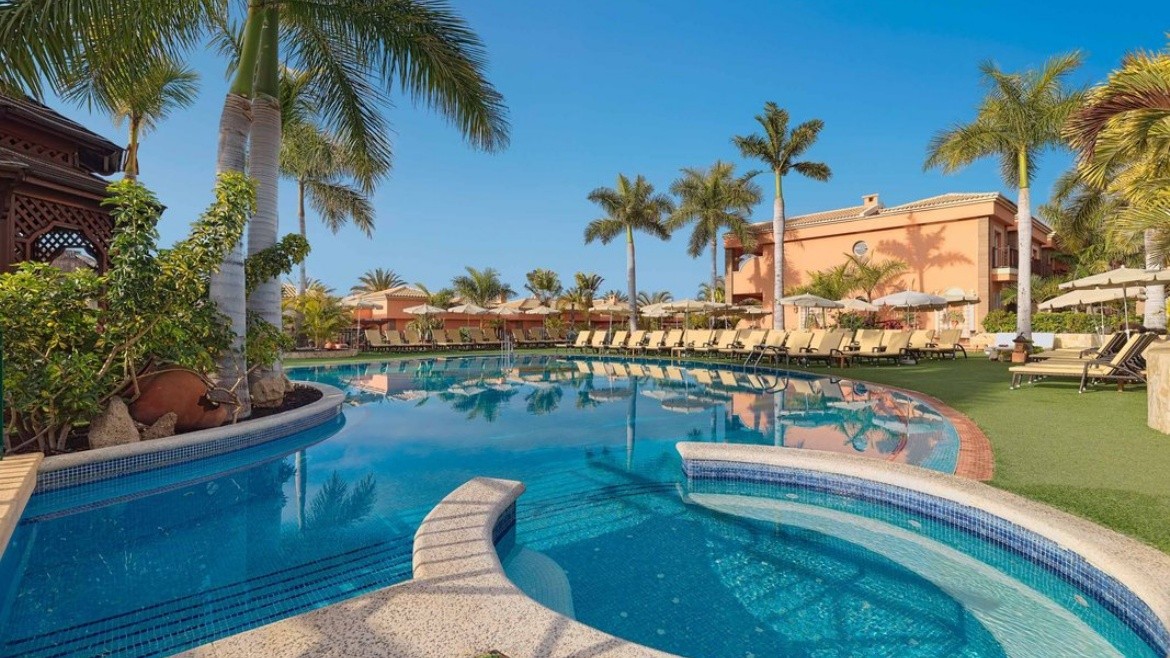 Green Garden Resort & Suites