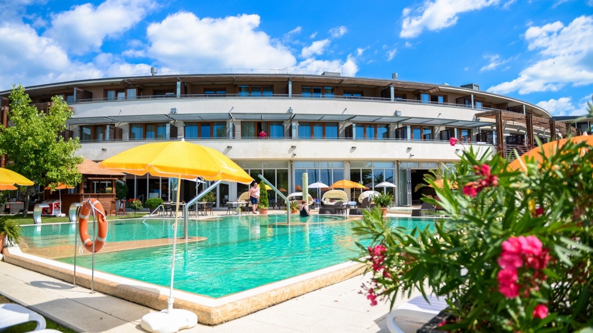 Golden Lake Resort