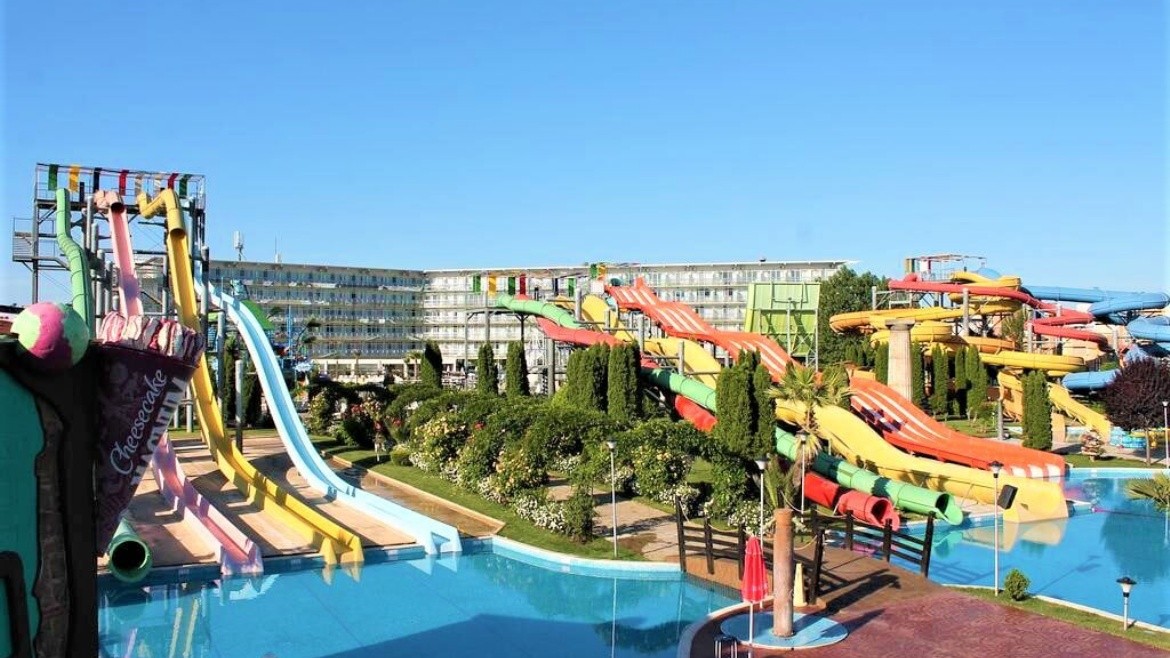 Aqua Nevis Club & Aquapark