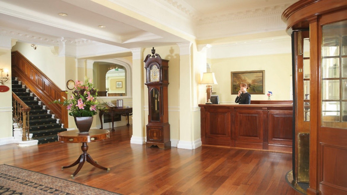 Macdonald Old England Hotel & Spa