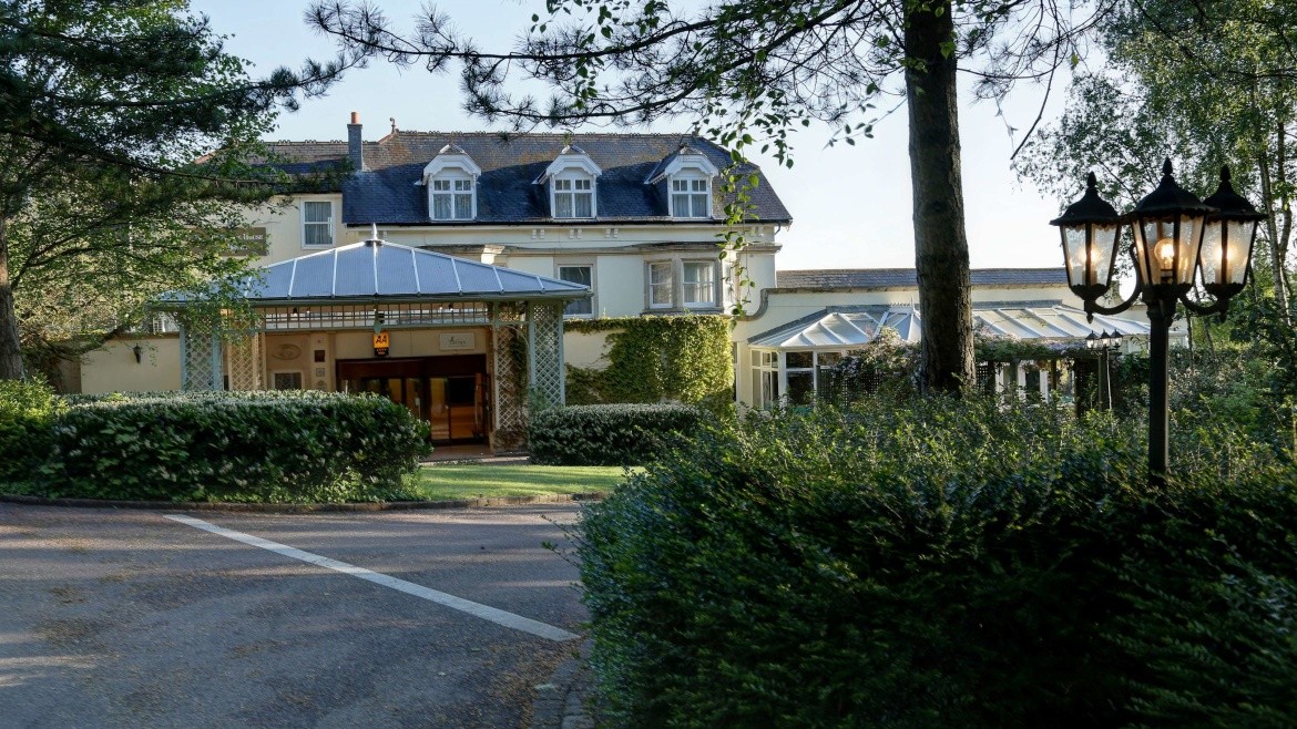 Blunsdon House Hotel