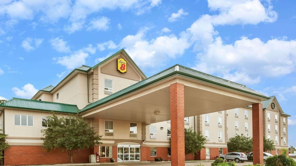 Super 8 by Wyndham Edmonton South