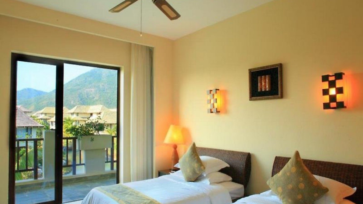 Yalong Bay Villas & SPA Resort