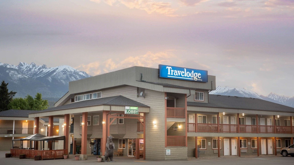 Travelodge Golden Sportsman Lodge