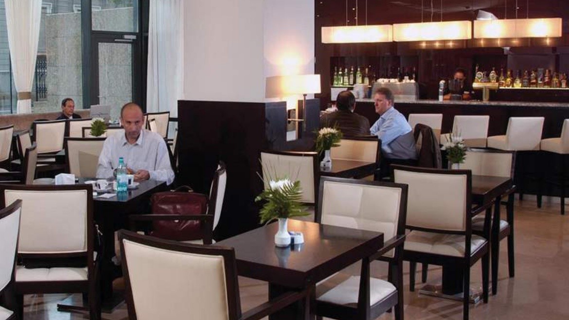 Golden Tulip Victoria Bucharest Hotel