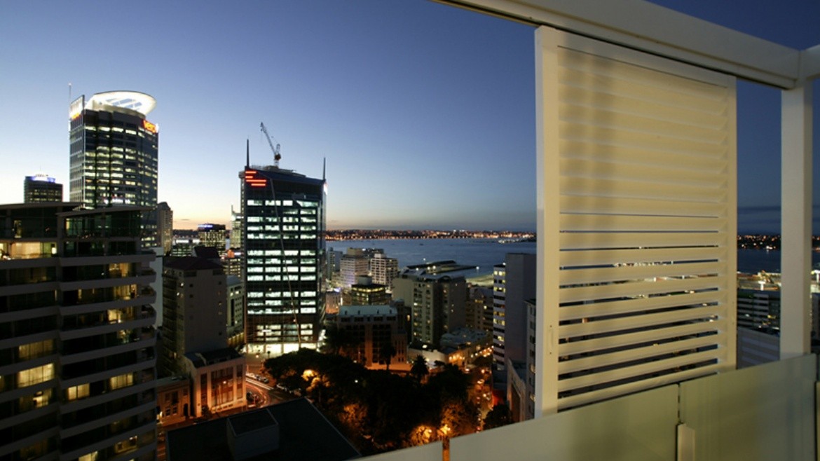 Quadrant Hotel & Suites