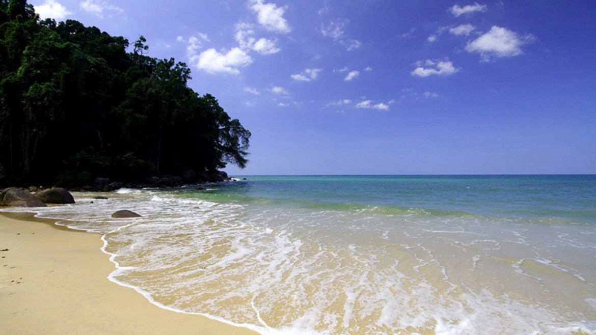 Apsara Beachfront Resort