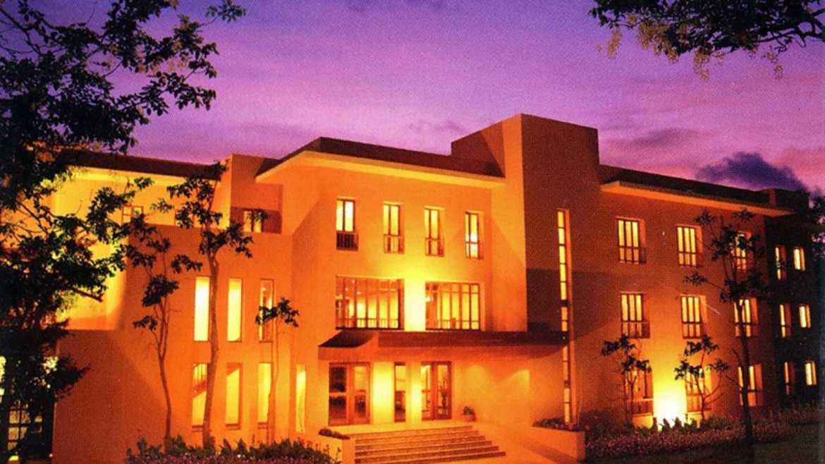 The Imperial River House Resort