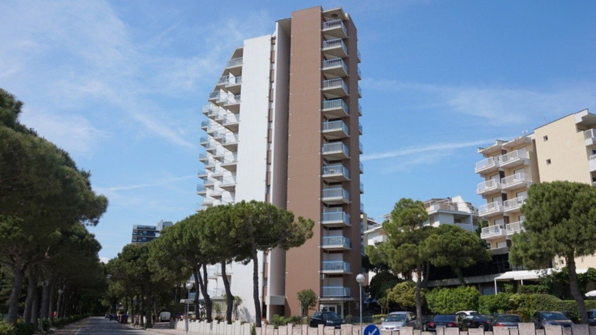 Condominio Bianco Nero