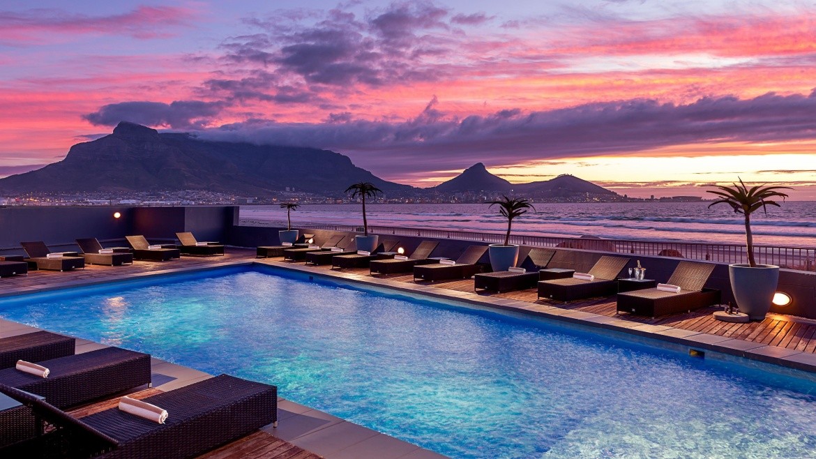 Lagoon Beach Hotel & Spa