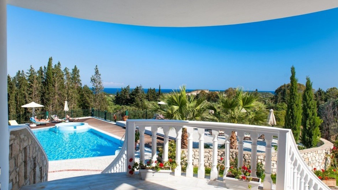 Gerakas Belvedere Hotel & Spa