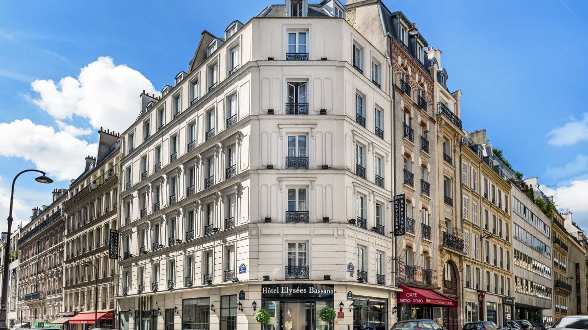 Elysees Bassano