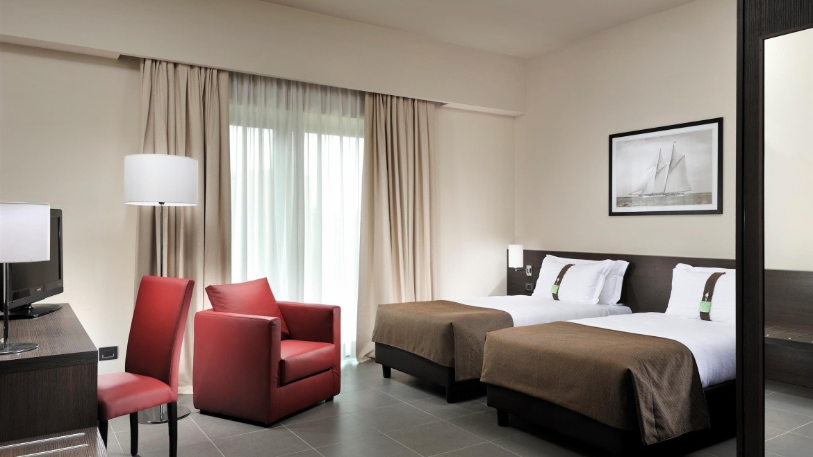 Inn Naples Airport