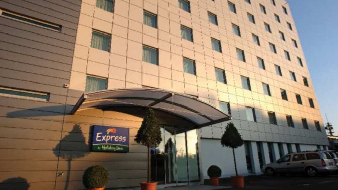 Holiday Inn Express Airport