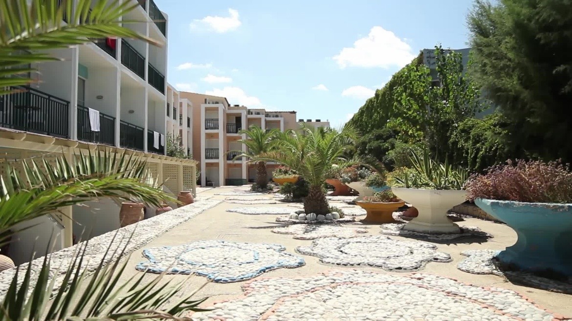 Golden Beach (Adelianos Kampos)