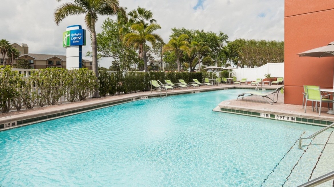 Holiday Inn Express Suites Nearest Universal Orlando
