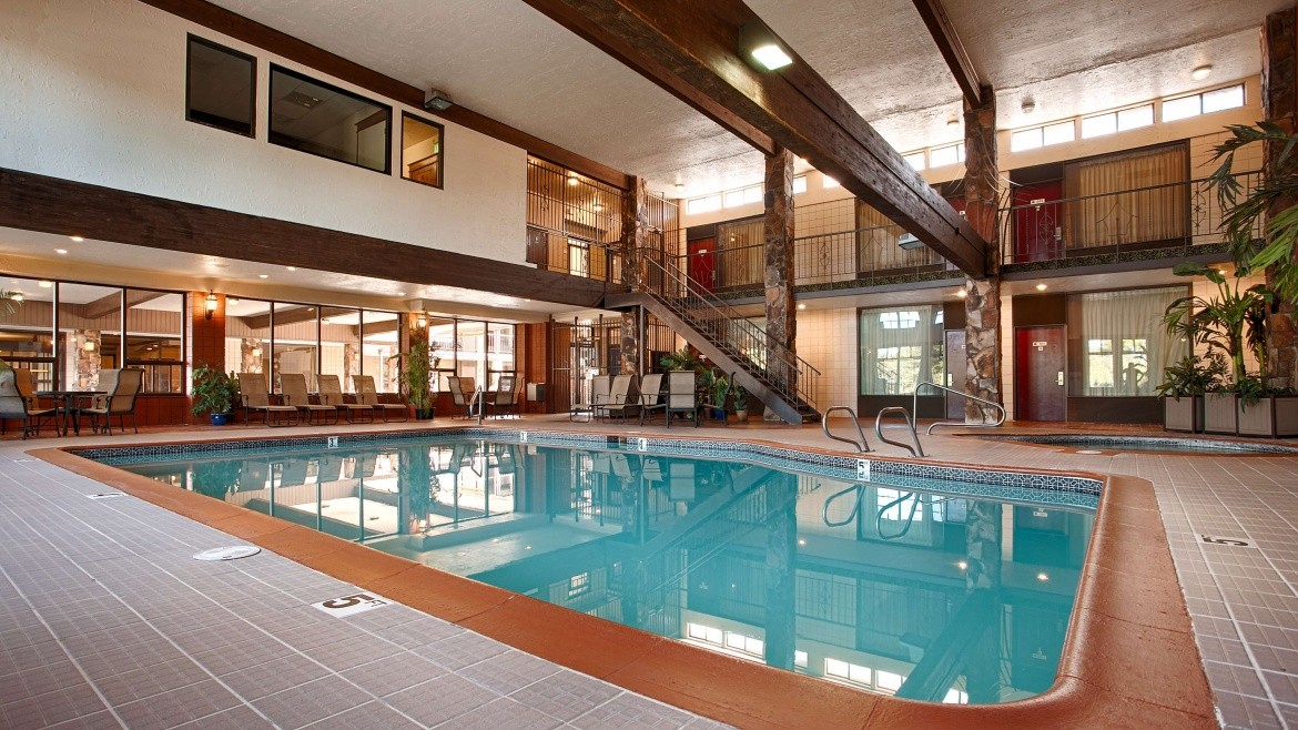 Best Western Plus Weston Inn (Logan)