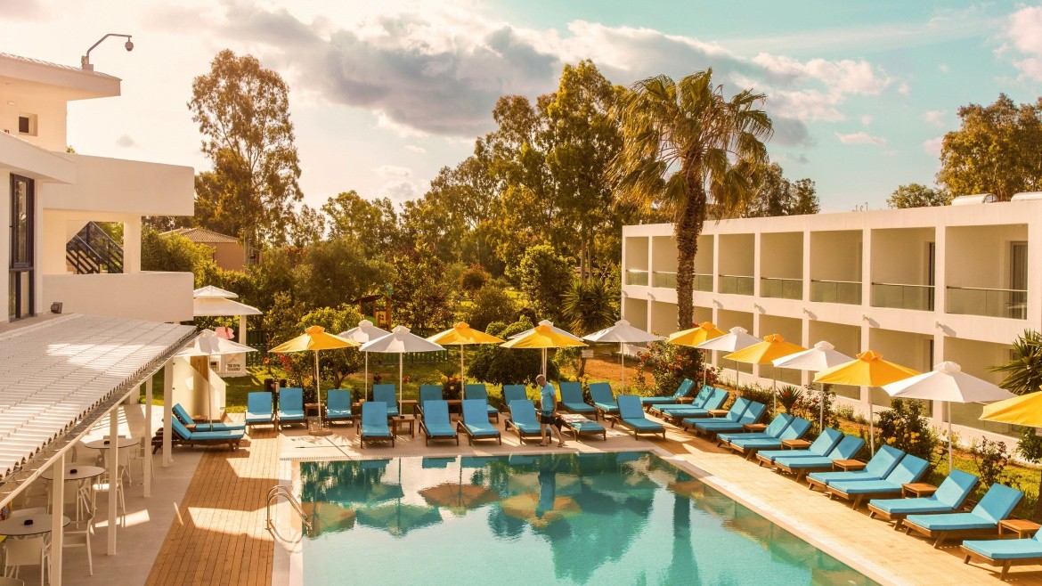 Nasos & Resort
