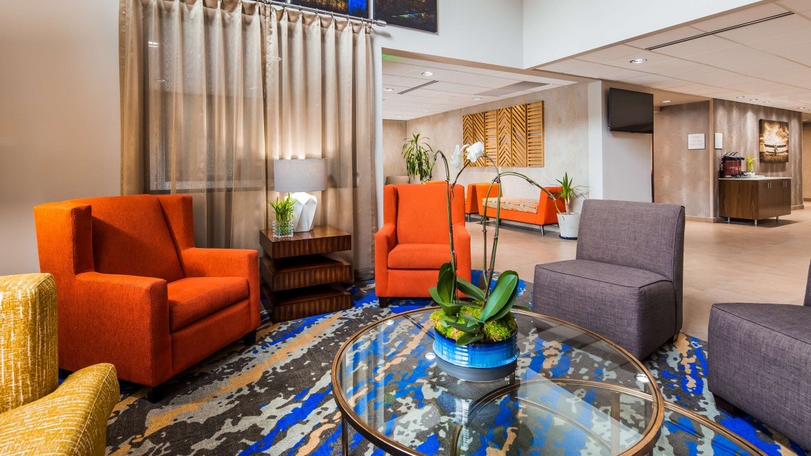 Holiday Inn Express & Suites Portland Airport