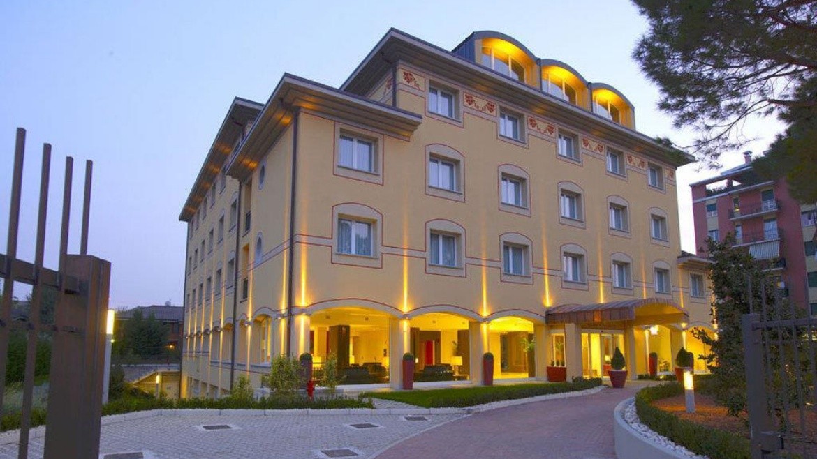 Virginia Palace