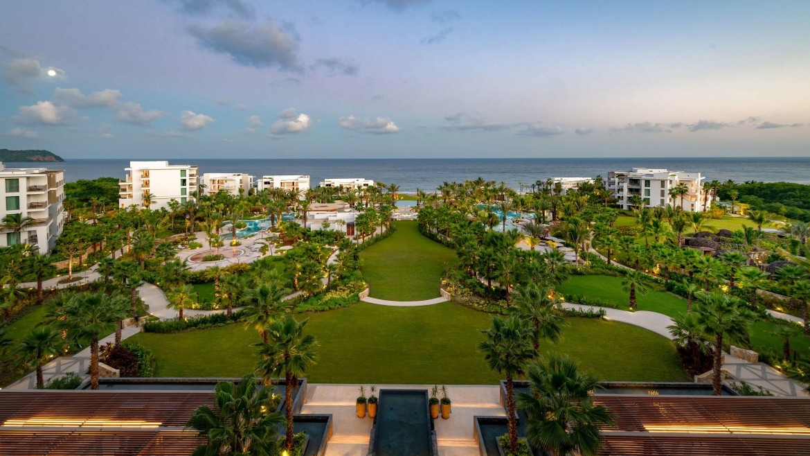 Conrad Punta de Mita
