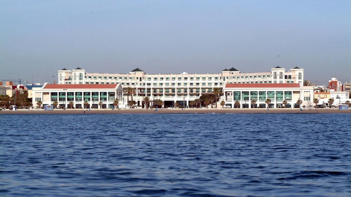 Las Arenas Balneario Resort