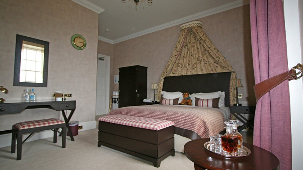 Cringletie House