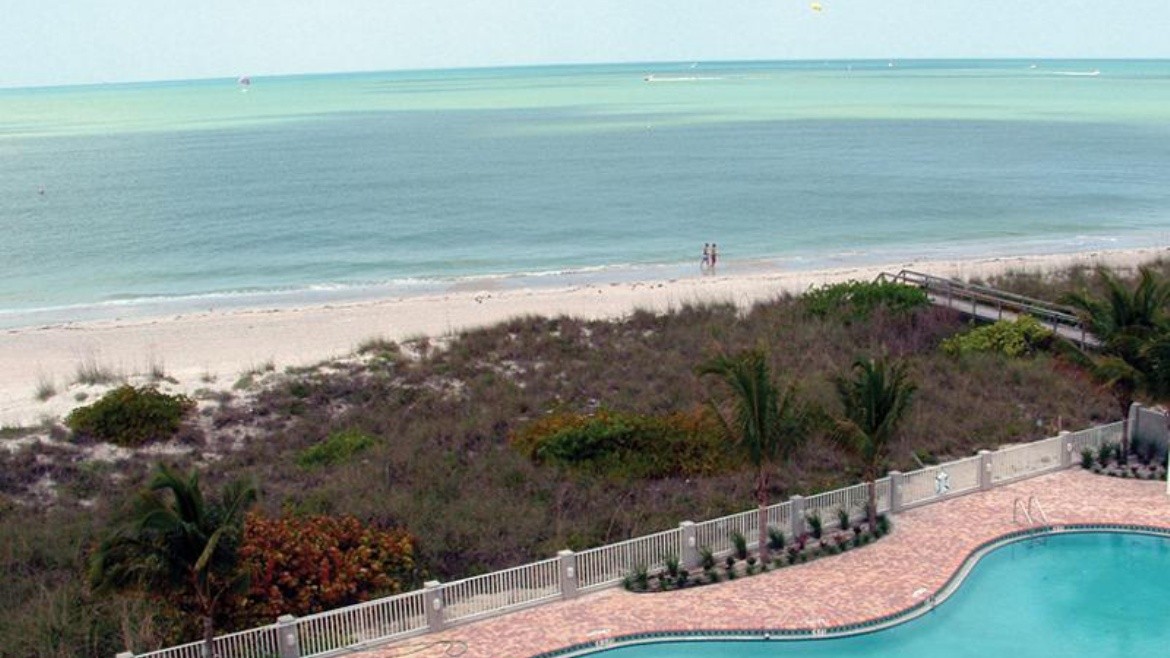 Sunset Vistas Beachfront Suites
