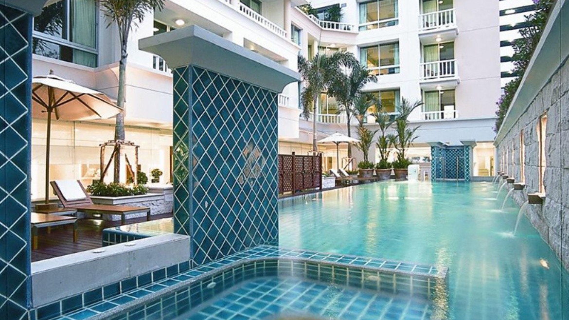 At Ease Saladaeng by Aetas