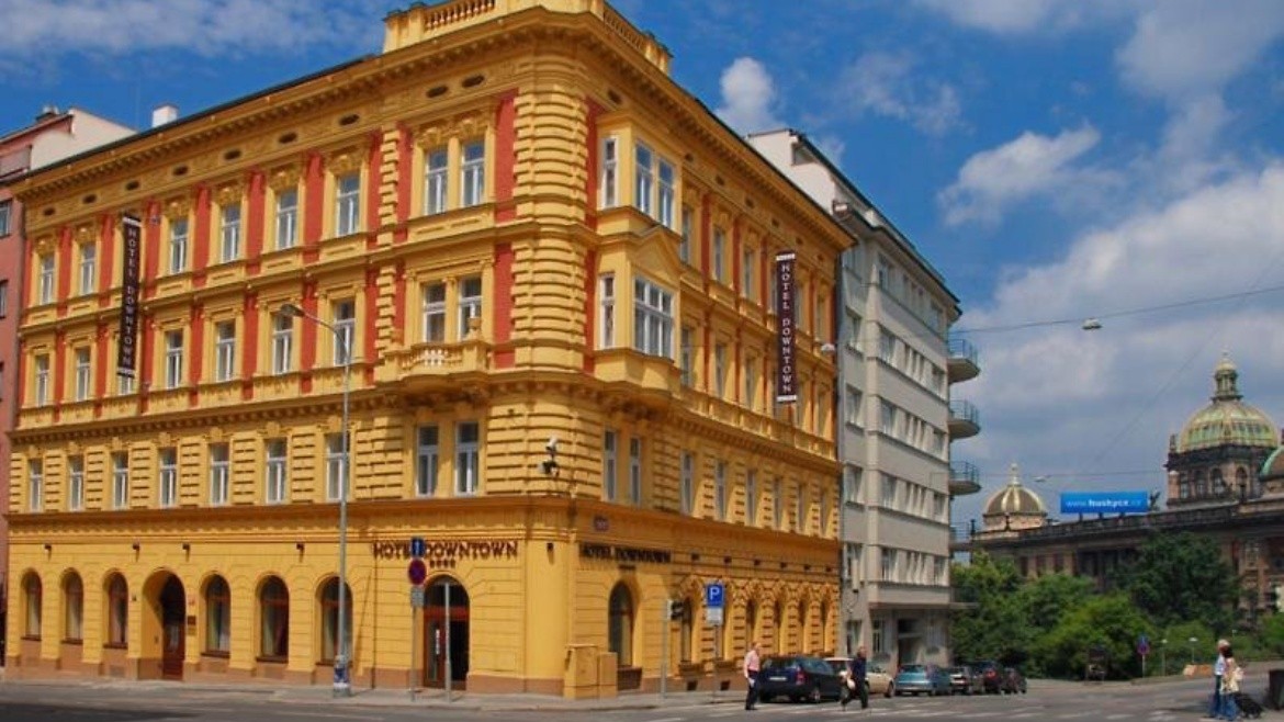 EA Hotel DownTown